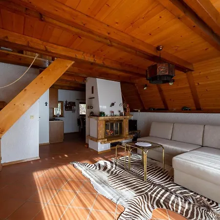 Apartma Nevi * Motnik